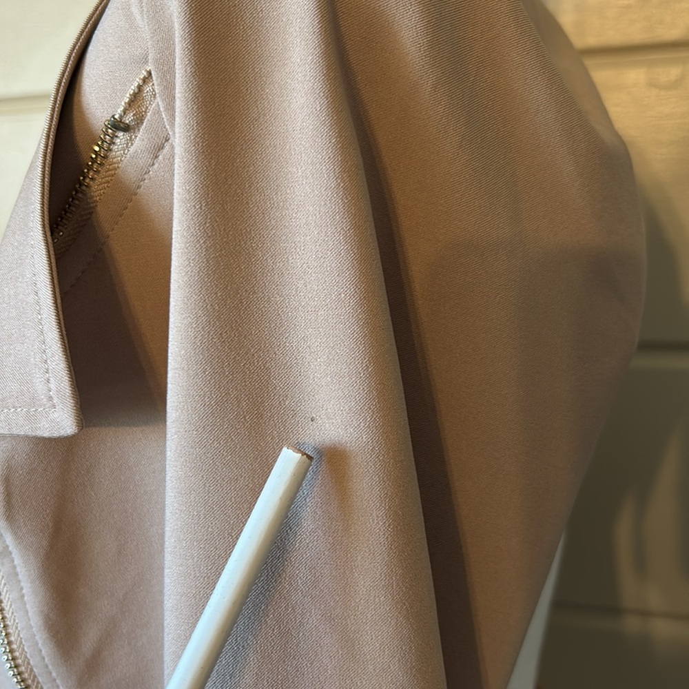 Chic Cropped Statement Jacket Elegant Tie-Back De… - image 2